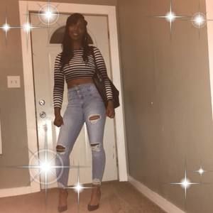 Meet your Posher, Latisha